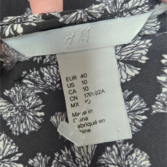 NWOT Women's H&M Short Sleeve Dress Black And White Floral Print Size 10 - Picture 7 of 7